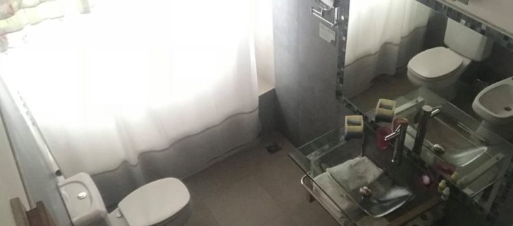 baño habitacion en hotel villa general belgrano